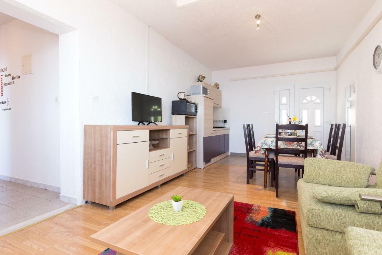 Vuk Apartman 센 외부 사진