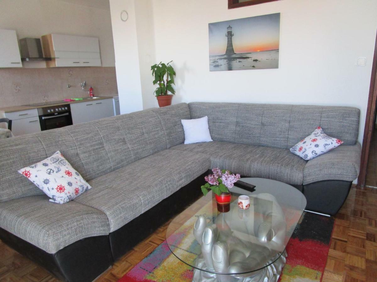 Vuk Apartman 센 외부 사진